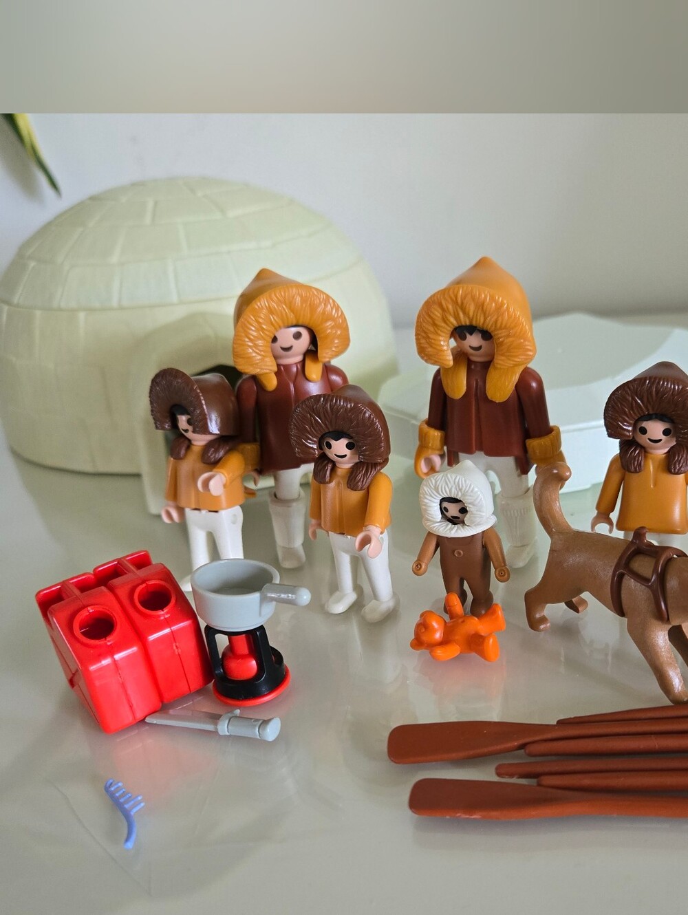 Vintage Playmobil Igloo Family & Eskimo Inuit Figures & Dog & iceberg